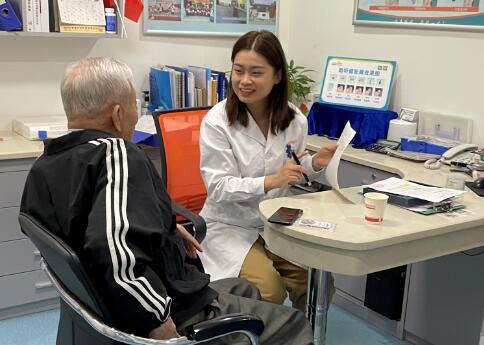 93岁老人验配助听器