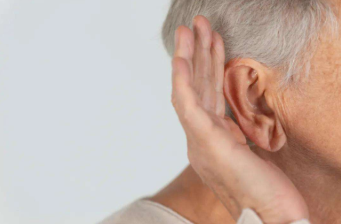 听力下降影响人际关系，引起误会